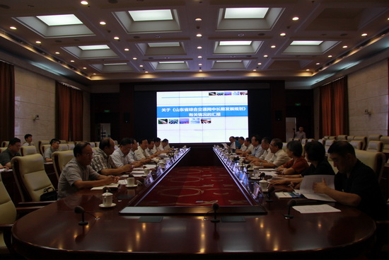 汇报会会场　
